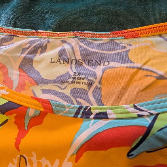 Lands' End Rash Guard - Picture 2 of 4